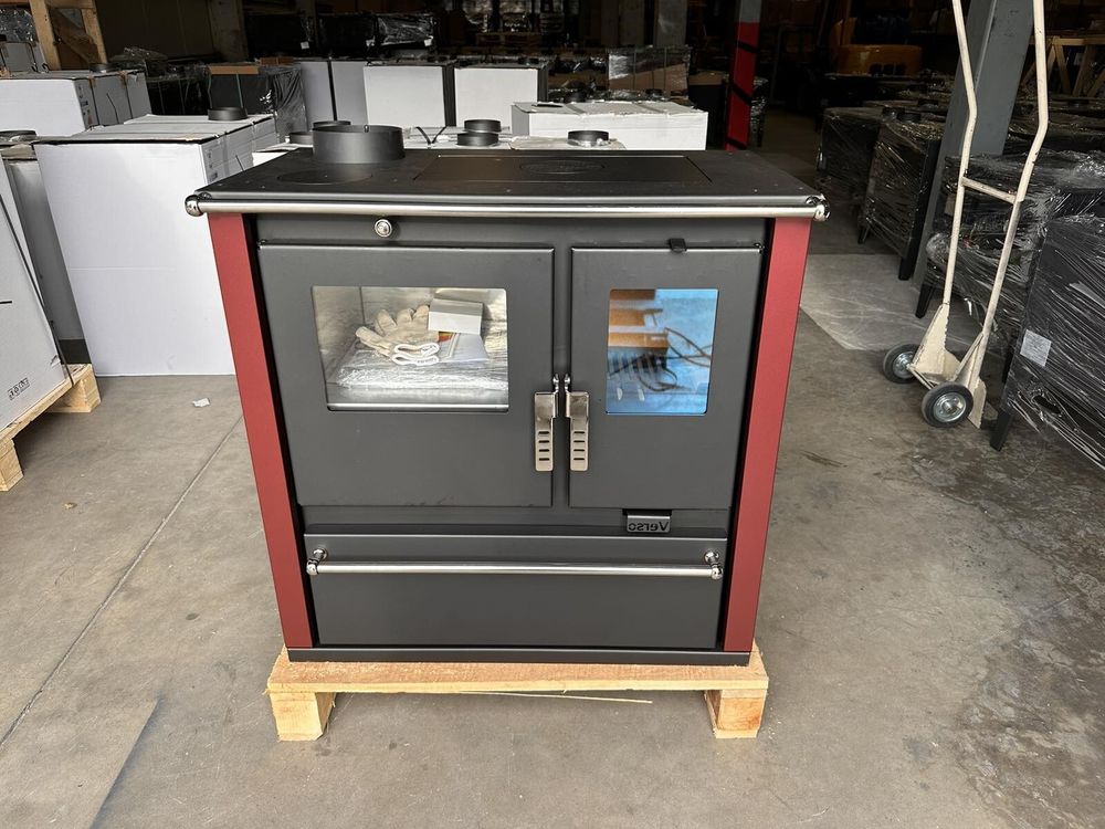 - Verso CS Plus Inox Küchenofen Kaminofen Holzherd 7.7 kW - Rote Seitenteile - Links