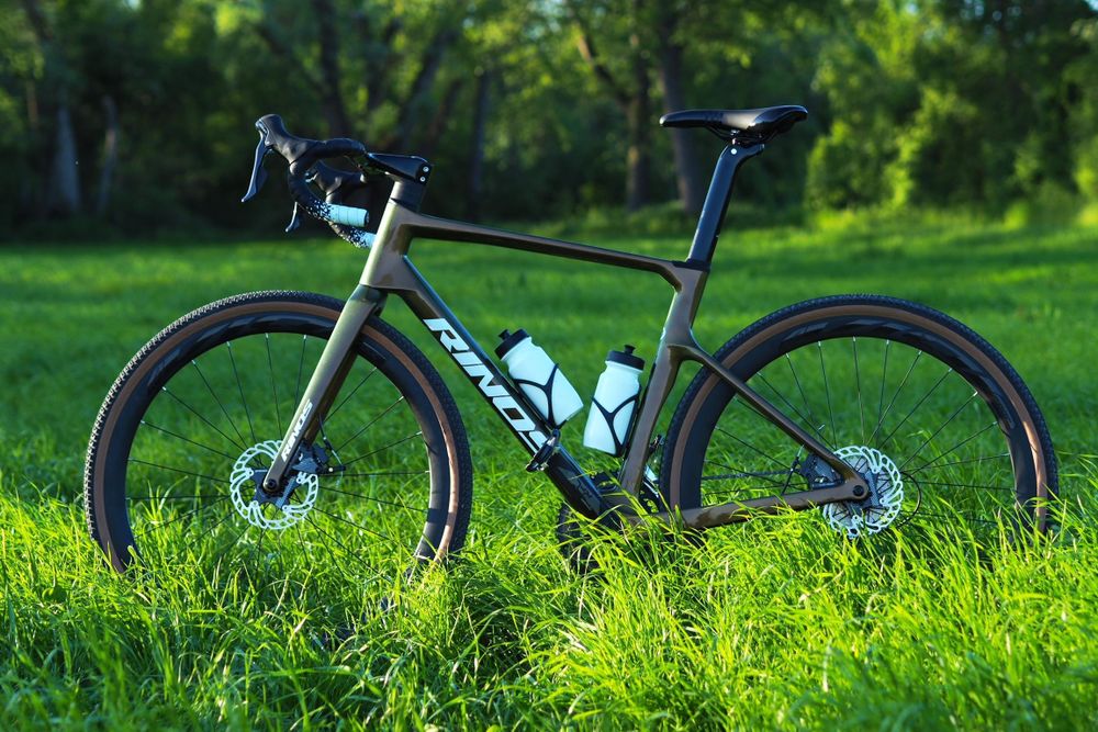 RINOS Sandman Gravel Bike in Gold mit Chameleon-Glanzlack