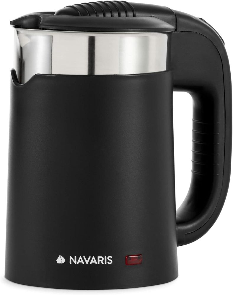 Navaris Reisewasserkocher mit 0,5 Liter - 16 x 11 x 17 cm - Mini Wasserkocher Klein mit 1100 W für die Reise, Camping, Wohnwagen oder Unterwegs - mit