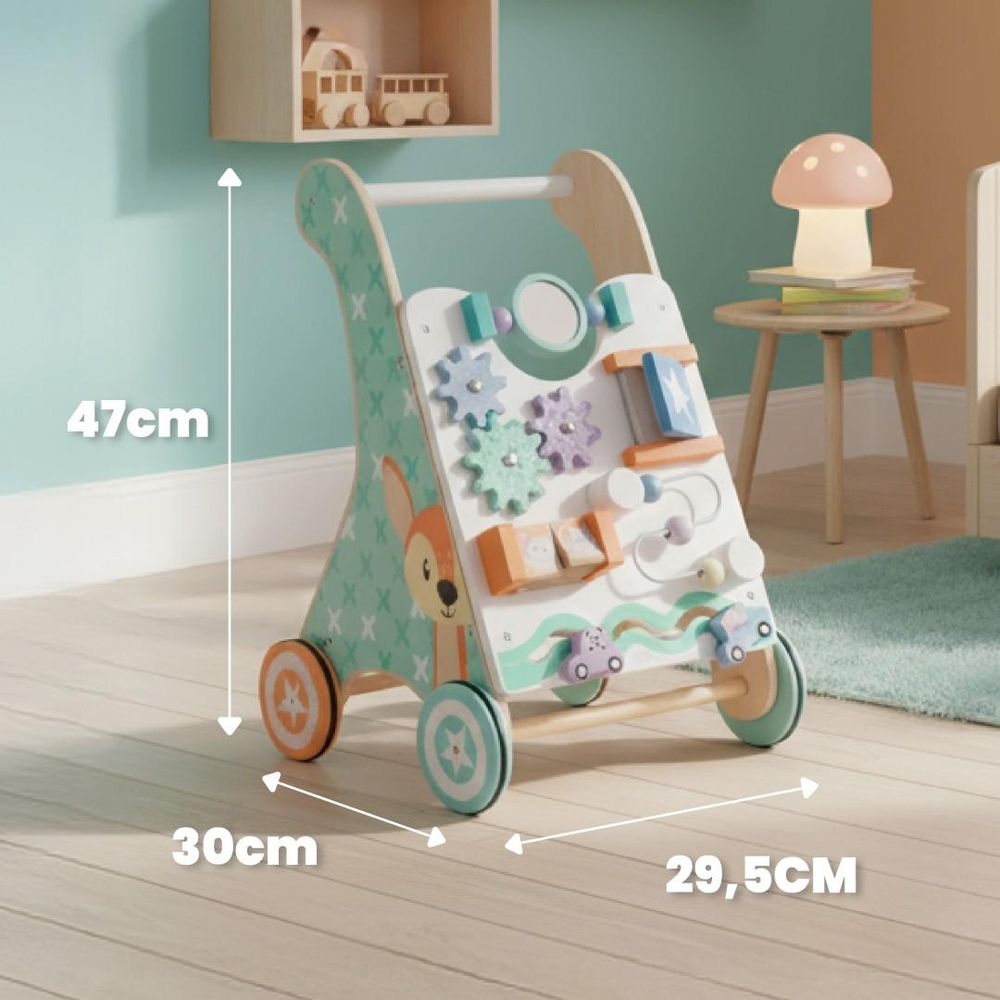 Afmetingen van de houten duwwagen weergegeven in een kinderkamer
