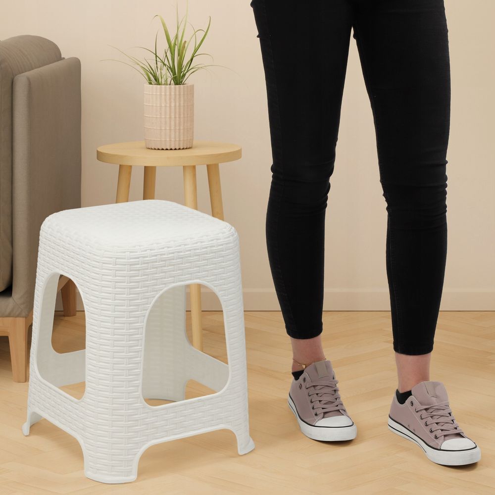 KADAX Hocker aus Kunststoff "Habol", Sitzhocker, Rattanhocker bis 120 kg mit Antirutschfüßen, Weiß, 45 cm