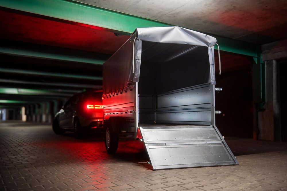 PKW-Anhänger 230x125 UNITRAILER GARDEN 230 KIPP mit Zusatzbordwändenund grauer Hochplane 80 cm