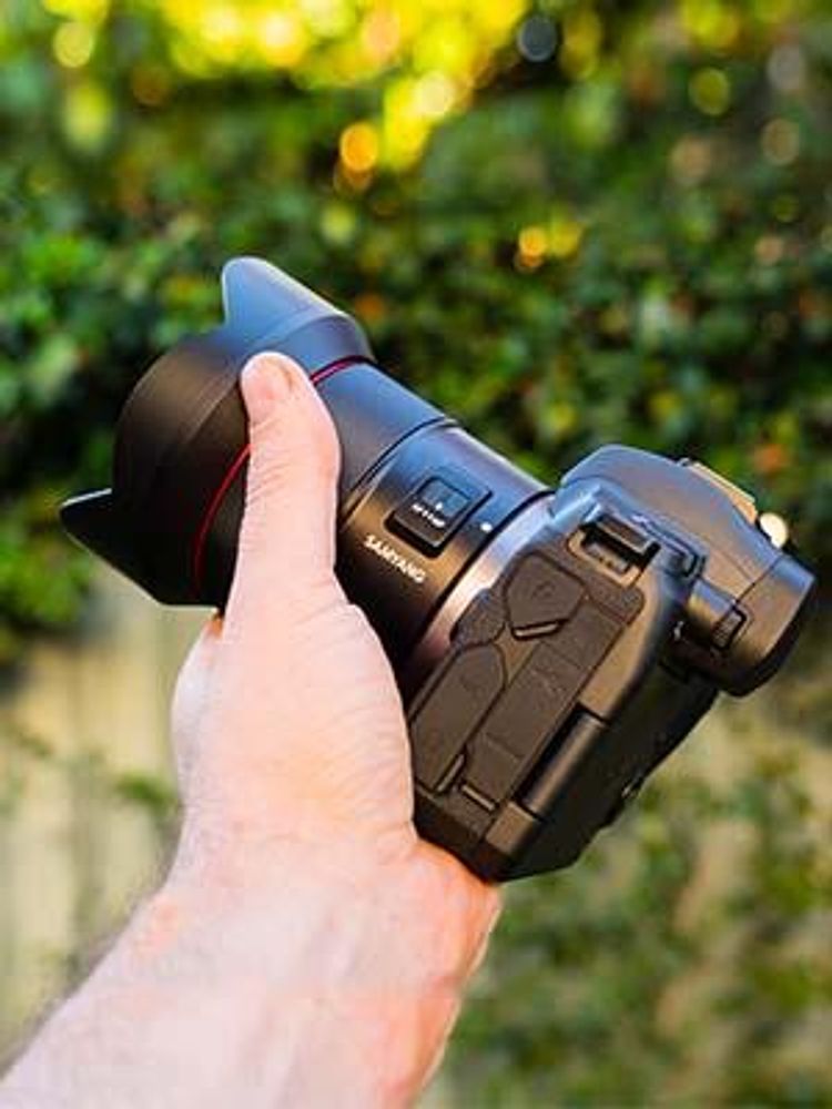 Samyang AF 2,8/14       Canon EF