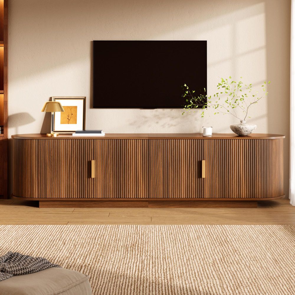 Merax TV-Schrank mit 4 Türen, TV Lowboard mit Wellenstruktur und Metallgriffen, TV-Board Wohnzimmerschrank aus MDF und Spanplatte, Walnussoptik