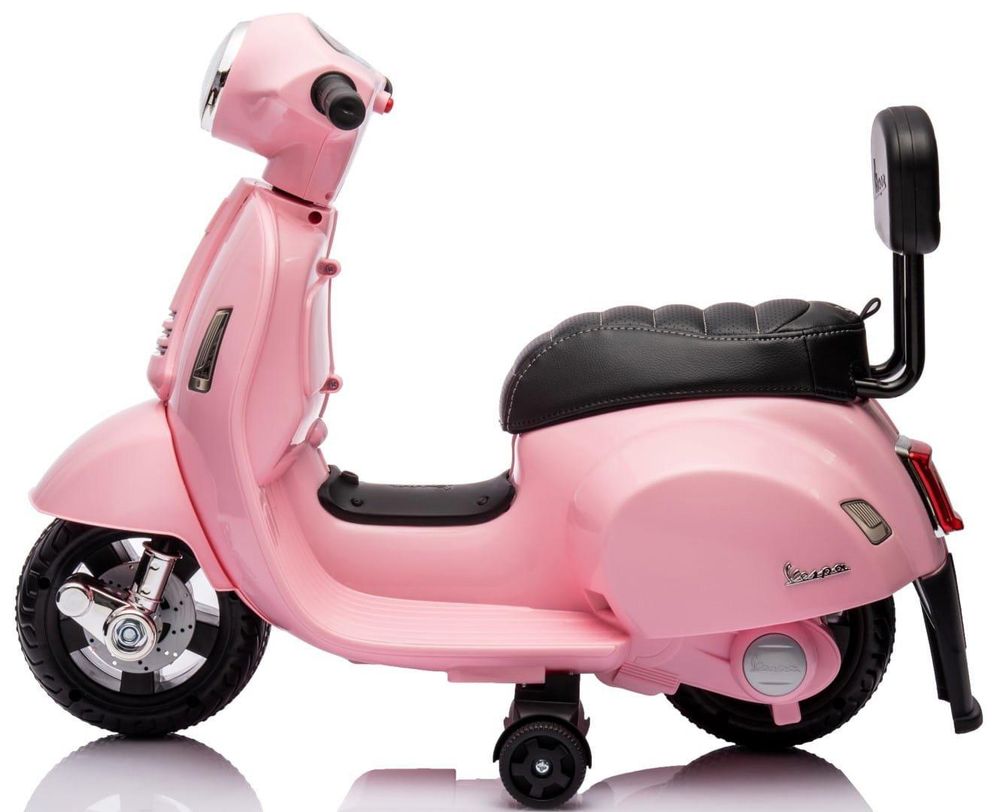 Seitliche Ansicht des Vespa Kinder Elektro Motorrads mit bequemer Rückenlehne