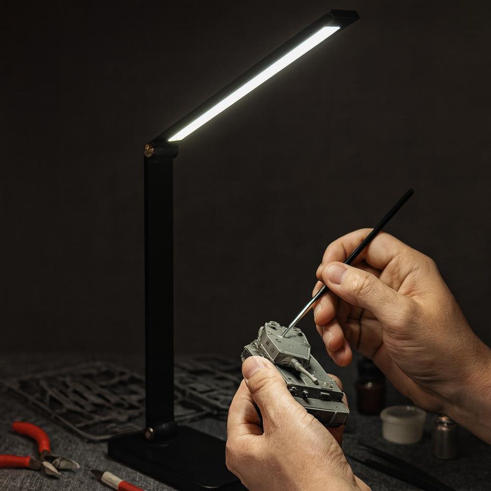 MasterLED LED Schreibtischlampe Schwarz, Dimmbar, Qi Ladestation, CCT 5-stufig, Augenschutz