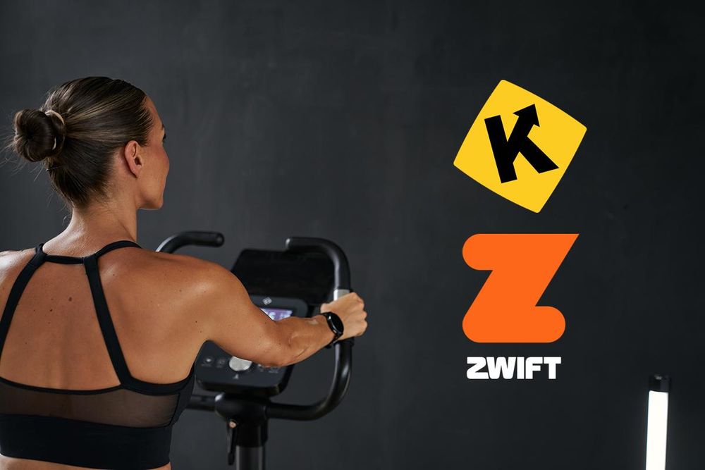 Eine Frau trainiert auf dem Ergometer Cardio X2 mit Kinomap, Zwift oder Garmin
