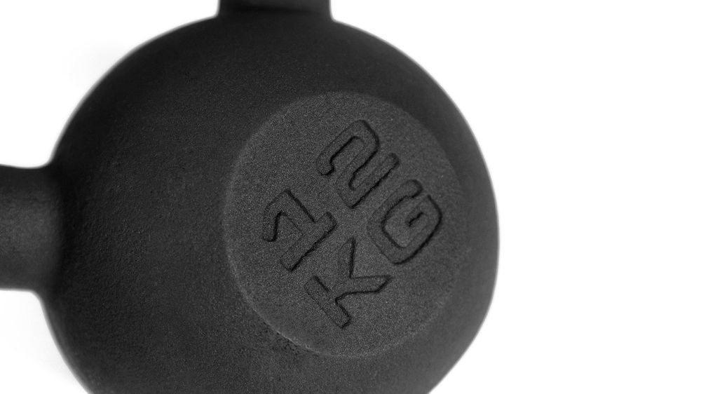 Zipro Kettlebell 12 kg Gusseisen – Massives Kugelhantel Gewicht für Crossfit & Ganzkörpertraining Pulverbeschichtetes Guss-Eisen Ergonomischer Griff