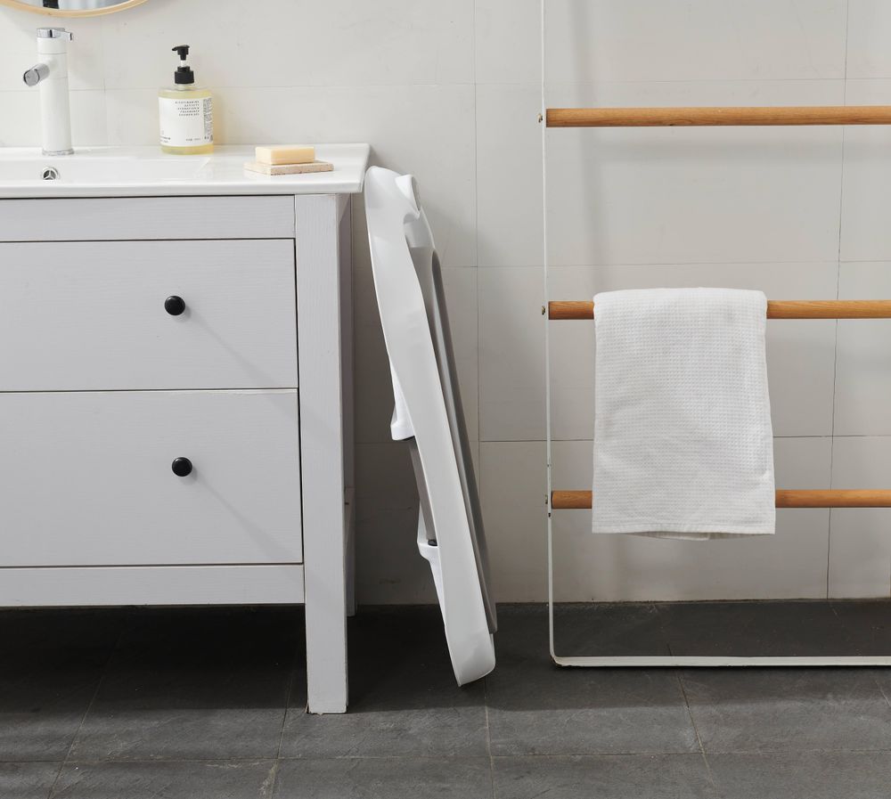 Faltbare Babybadewanne 82 cm XL mit Badegestell, Extra lange Babywanne für mehr Platz und Bewegungsfreiheit, platzsparend zusammenklappbar