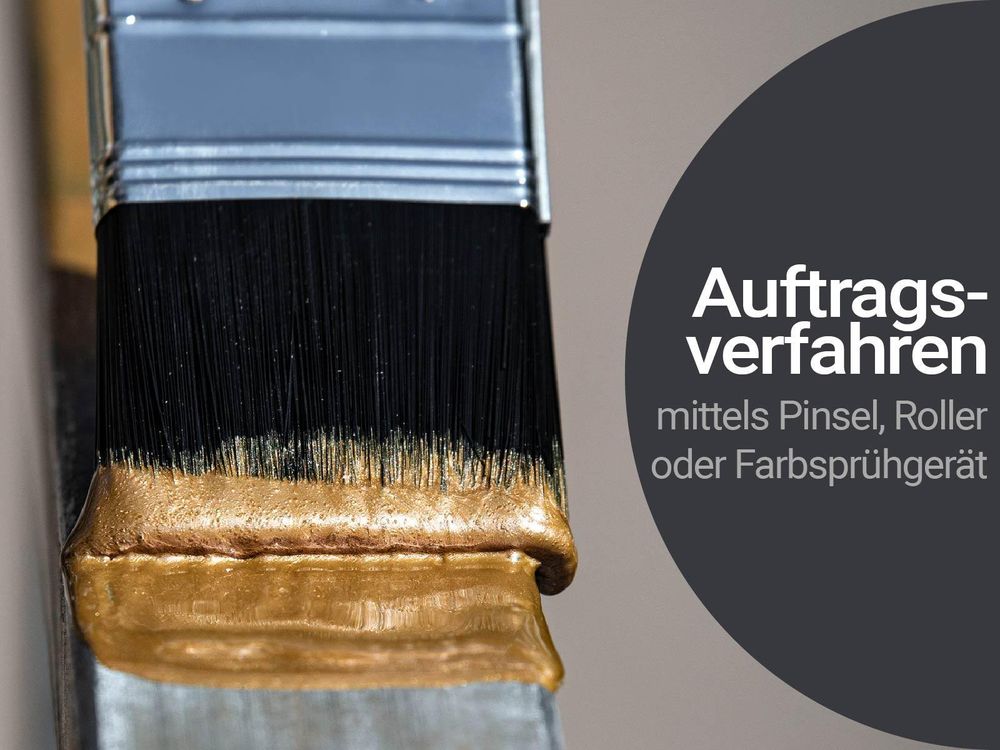 Goldener Lackauftrag mit Pinsel –per Pinsel, Rolle oder Sprühgerät.
