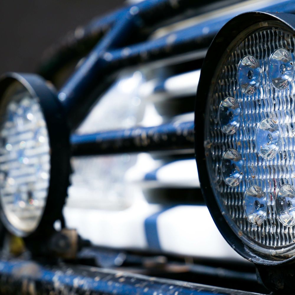 LED Arbeitsscheinwerfer 27W Traktor LED Scheinwerfer Strahler 12-24V Zusatzscheinwerfer 2200 lm IP68 Wasserdicht Rückfahrscheinwerfer für Auto Retoo