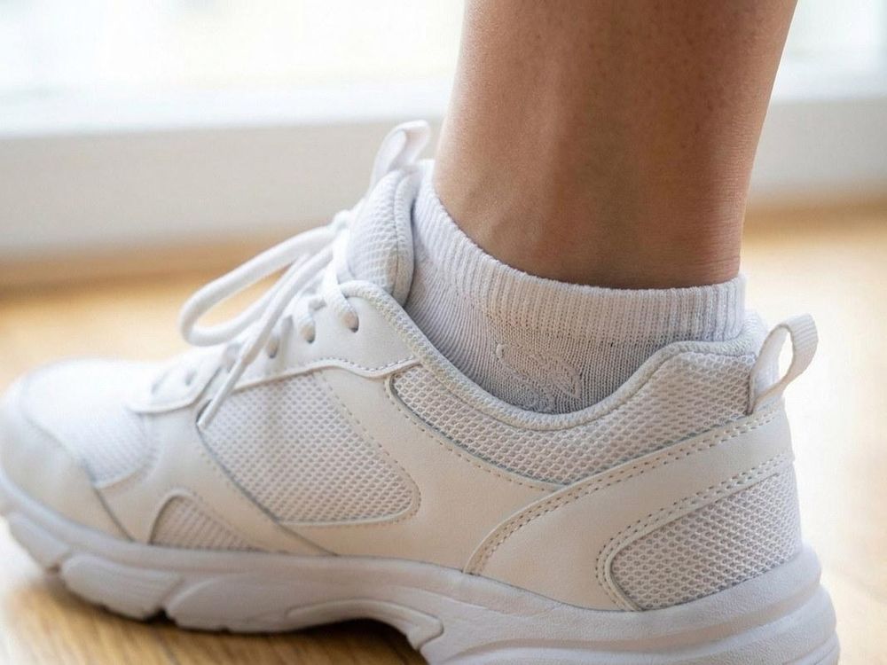 Ergonomische Passform mit elastischem Piqué Bündchen