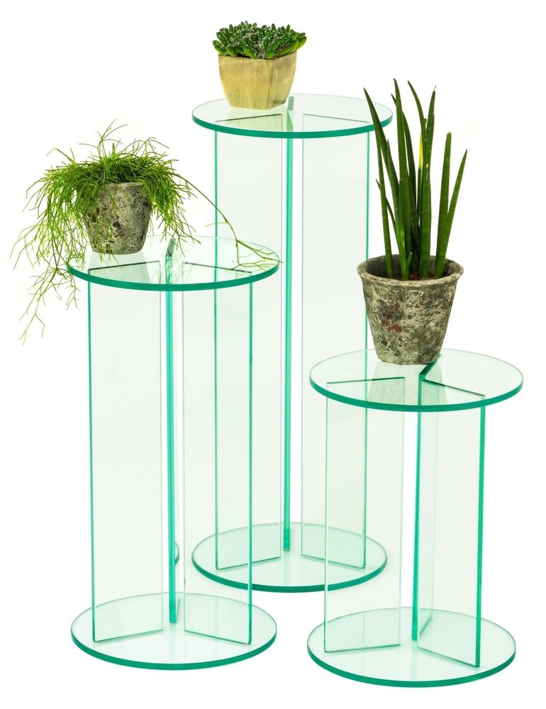 freiraum 4/150 – Beistelltisch aus Klarglas mit geklebter Glas-Konstruktion