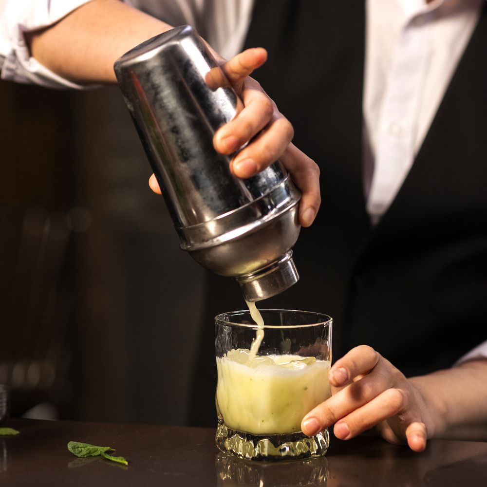 6-tlg Set Cocktail Shaker Edelstahl Cocktail-Set mit Sieb 750 ml Messbecher 2 Ausgießer Stößel Barlöffel Barkeeper Bar Zubehör Cocktailshaker Retoo