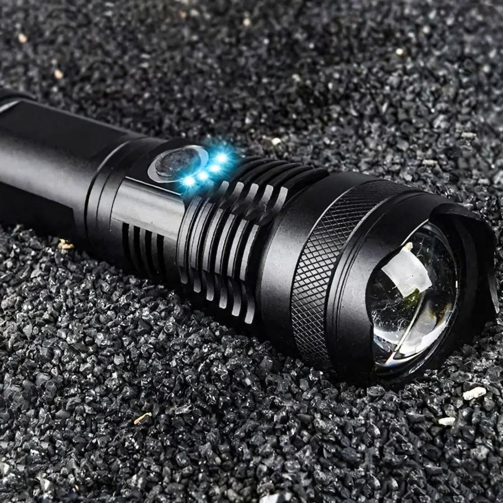 5000 Lumen Lichtstrom und 1500 m Reichweite