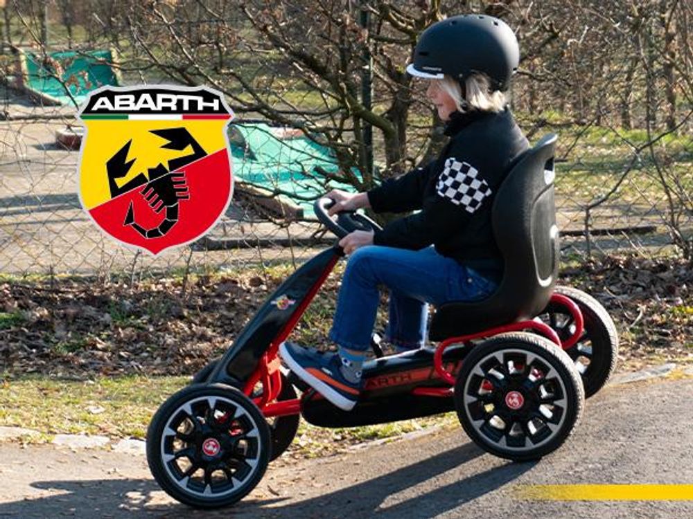 Miweba Pedal GoKart Abarth | Tretauto - Tretfahrzeug - Pedalfahrzeug - Kinder Auto - Freilauf - Verstellbarer Sitz - EVA-Reifen - Drift Kart (Schwarz)