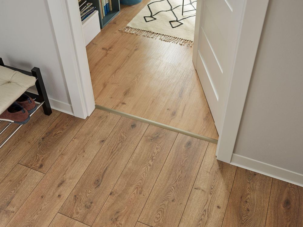 VILO Verbinder SVP-18 – Pre plastové panely – Odolný voči poveternostným vplyvom – 1 kus – 3,05 m – Dub