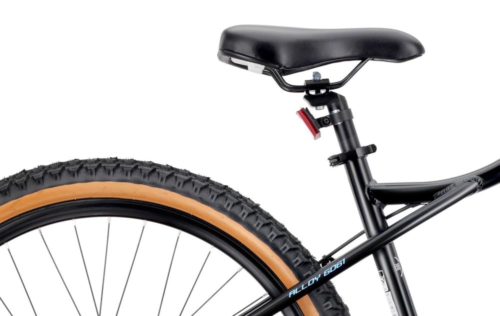 Detalle del sillín ajustable y la tija de la bicicleta.