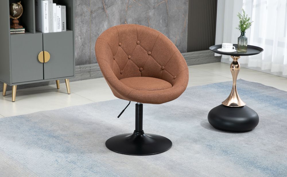 Schrägaufnahme des SVITA HAVANNA Clubsessels in einem elegant eingerichteten Wohnzimmer