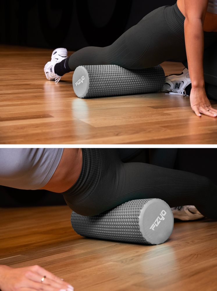 Fitness-Training mit einer Noppen-Massagerolle 45x15 cm FIZYO – eine Person führt Übungen aus