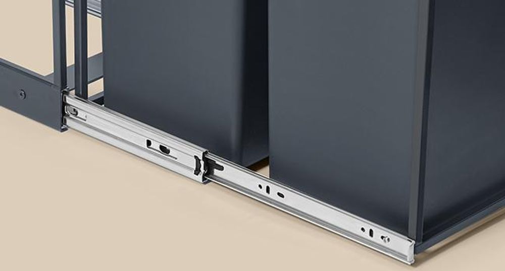 SONGMICS Mülleimer küche, Mülltrennsystem für Unterschrank, 2 x 20 L, Abfalleimer 2 Fächer, ausziehbar, Stahlrahmen, ABS-Deckel, grau