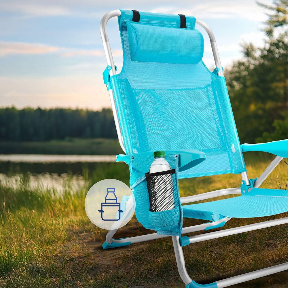 Liegestuhl mit Flaschenhalter am See