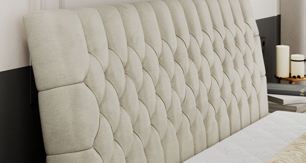 Vergrößern Sie das Kopfteil des Boxspringbettes, das Foto zeigt beige Stoff