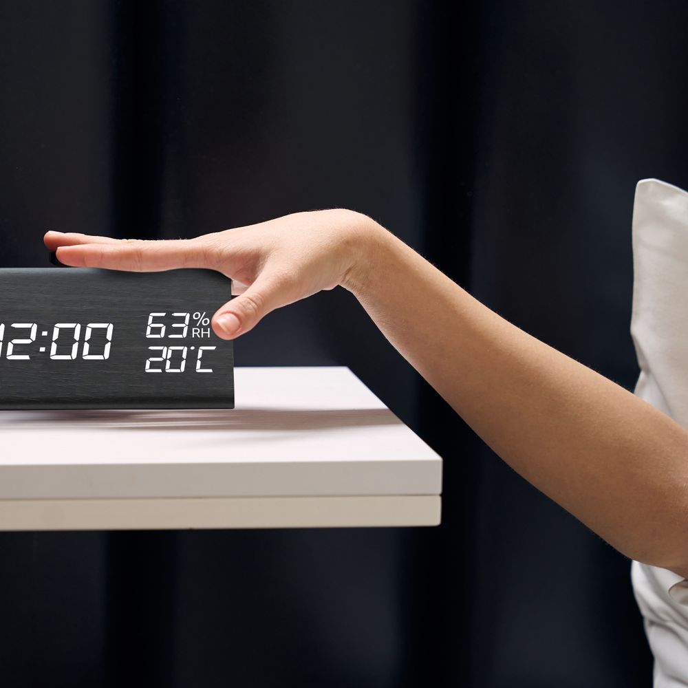 Digitaler Wecker LED Digital Digitaluhr Wanduhr Datum 12h 24h USB Temperatur Alarm Clock Schlafzimmer Wohnzimmer Küche Büro Dimmbar Zeit Holz Retoo