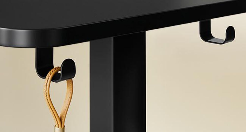 VASAGLE Höhenverstellbarer Schreibtisch, 160 cm, L-förm, Eckschreibtisch, 2 AC-Steckdosen, 2 USB-A-Anschlüsse, Ablage für Steckdosenleiste