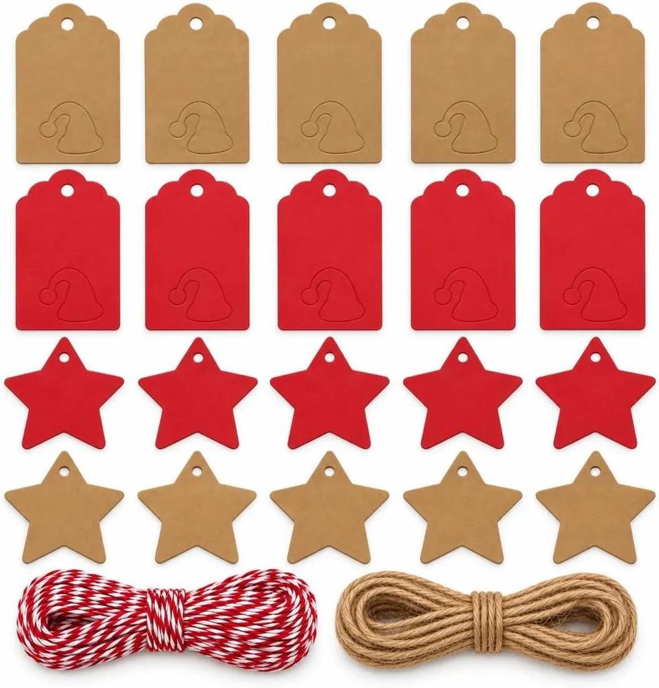 Rote und naturbraune Geschenkanhänger mit Sternen und Weihnachtsmützenmotiv