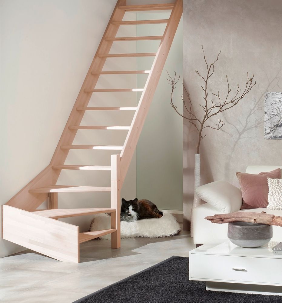 Holztreppe Intercon Casablanca | Fichte | 1/4 gewendelter Verlauf | Rechtswendelung | 80 cm Breite | ohne Geländer | ohne Setzstufen | Stiege