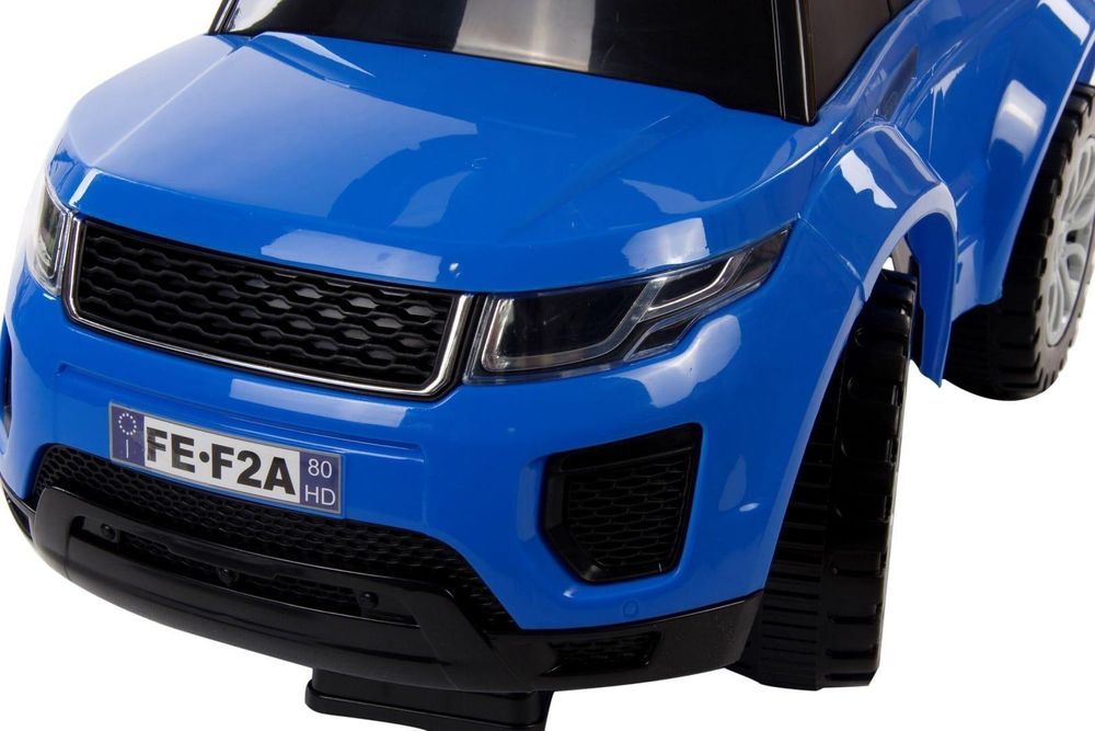 Detalle del frontal del correpasillos azul SUN BABY.