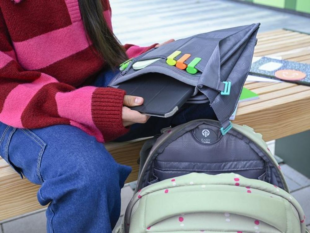 coocazoo Schlampermäppchen Pencil Case Broken Black dunkelgrau