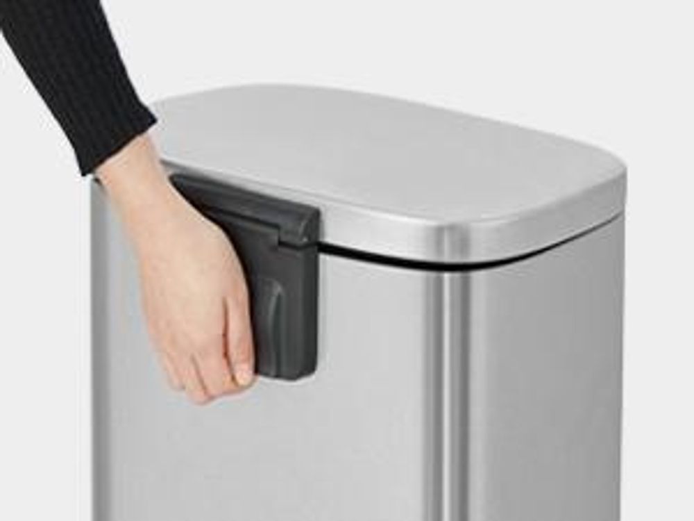 SONGMICS Mülleimer 30L Treteimer Edelstahl mit Deckel und Inneneimer hygienisch und geruchsdicht LTB03NL
