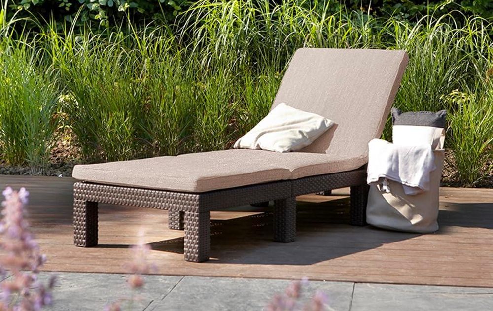 Daytona Deluxe Gartenliege, braun, Kunststoff, verstellbare Rückenlehne, 195 x 65 x 25,5 cm