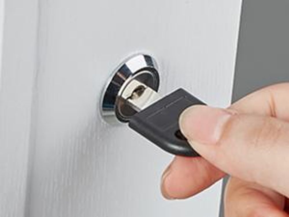 SONGMICS Schmuckschrank Spiegelschrank abschließbarer Wandschrank, weiß