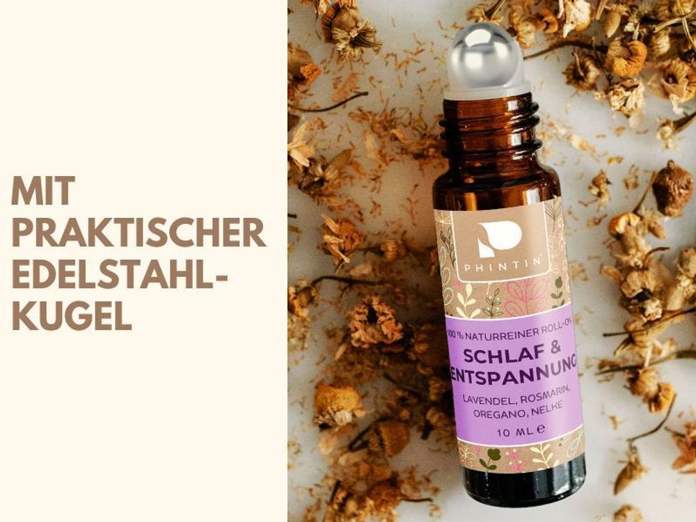 Roll-On zwischen getrockneten Blüten liegend