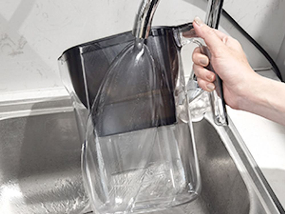 Waterdrop Vodní filtr konvice na lednici džbán na vodní filtr s 3měsíčním filtrem, 2,5 l, certifikováno NSF, železné (náhradní filtr: WD-PF-01A Plus)