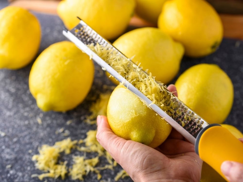 Meine Orangerie Zitronenbaum Piccolo - echte Zitruspflanze - veredeltes Zitronenbäumchen - Citrus Limon - Fruchtreife Zitrone in Gärtnerqualität