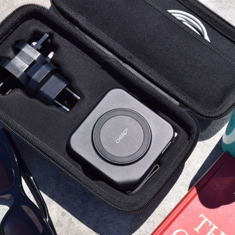 CHEROY ChargePack Multi - 5 in 1 Travel Power Bank - 10.000mAh Kabelloses Ladegerät - Weltstecker - Reisestecker - Schnellladegerät - MagSafe kompatibel - Schwarz
