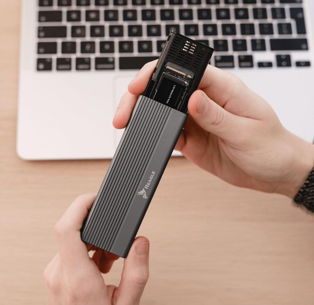 REAGLE GEHÄUSE FÜR M.2 NVME PCIE SSD-ADAPTER, 2-IN-1, USB-C 3.2, 10 GBIT/S, M.2-STECKPLATZ Übertragungsgeschwindigkeit 10 Gbit/s