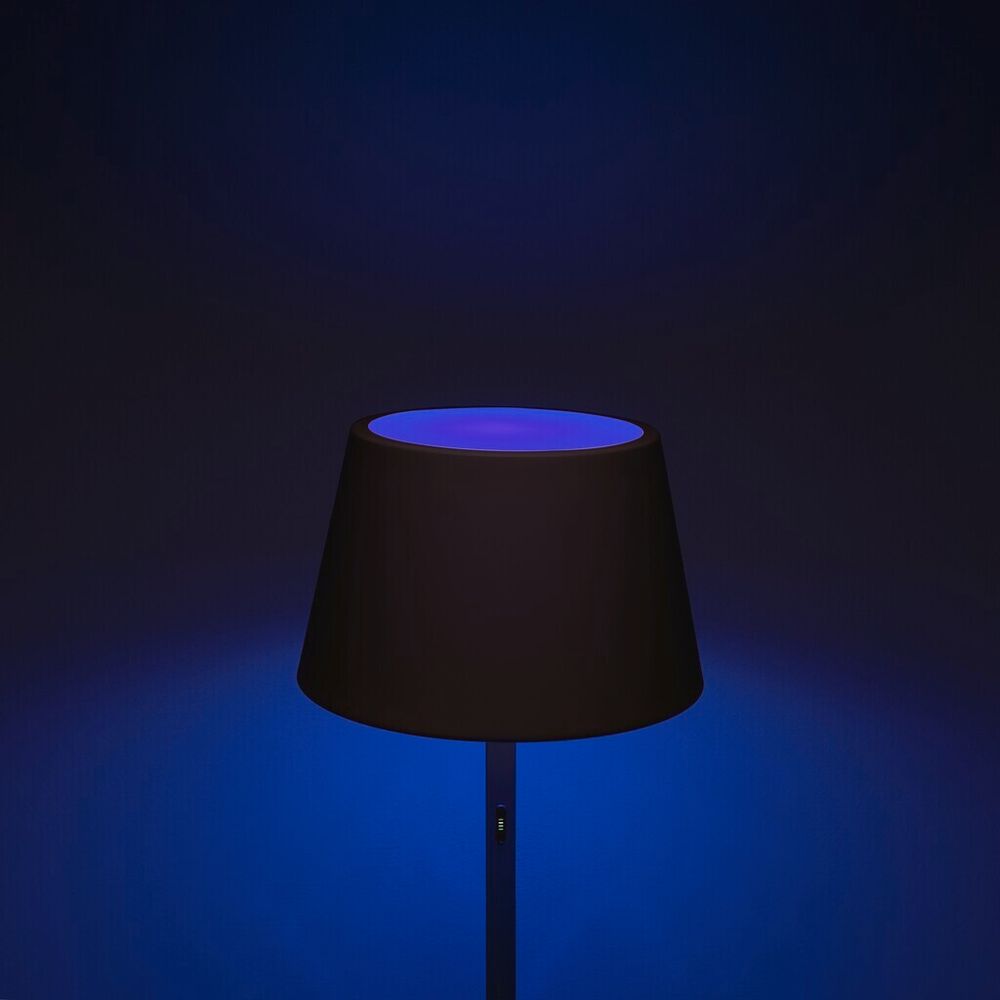 Konstsmide Akku Stehleuchte Pomezia | Indoor/Outdoor | Regenfest | USB | schwarz | Aluminum | 11 Lichtfarben | Akkulaufzeit bis zu 20h | 7824-750