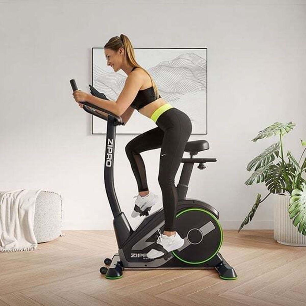 Rower ergometryczny Zipro Rave – elektromagnetyczny rower treningowy z połączeniem z aplikacją 32 poziomy oporu i program watowy Regulowana kierownica i siodełko