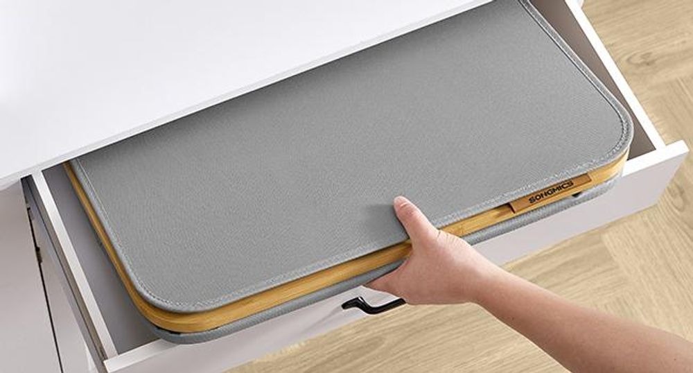 SONGMICS Wäschekorb mit Deckel, 3 Fächern, 150 L, herausnehmbarer Wäschesack, Griffe aus Bambus