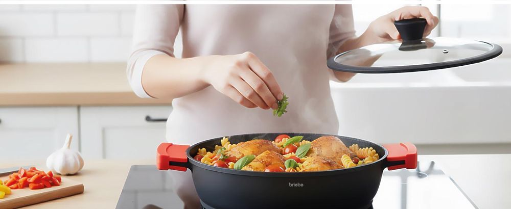 Briebe Black Titanium Servierpfanne für InduktionTitan, Topf 32cm Gussaluminium -Freie Glasdeckel Schwarz