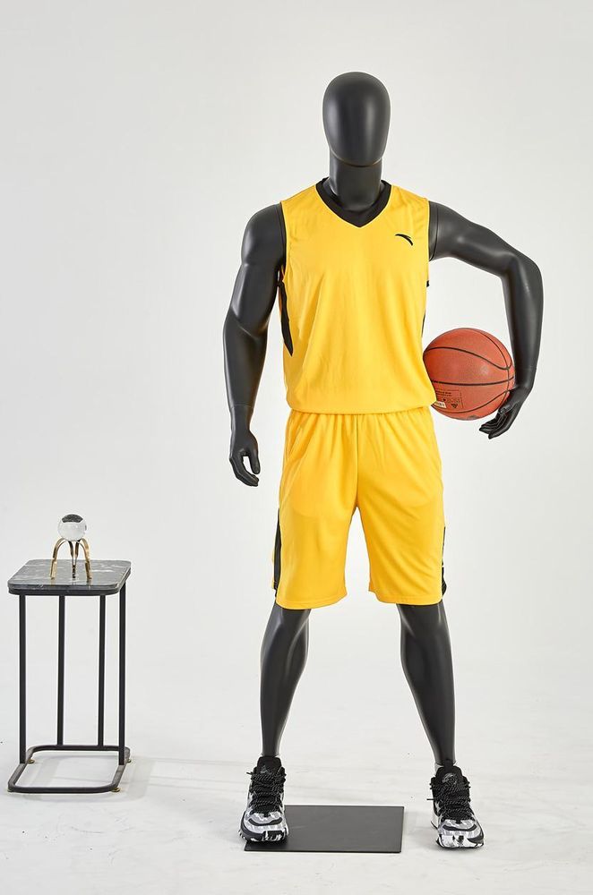 Eurotondisplay Schaufensterpuppen Basketballposition