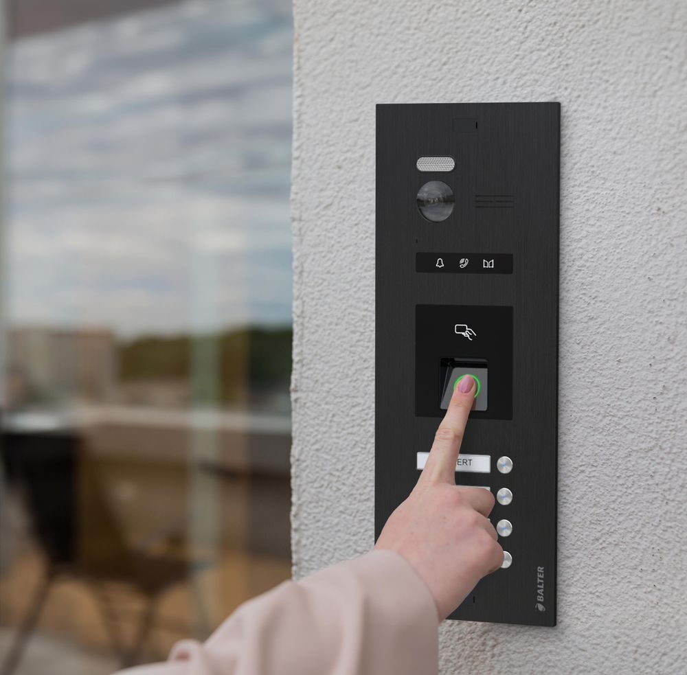 Balter EVO HD Video Türsprechanlage mit Fingerprint und RFID für 4 Familienhaus, 4x Monitore