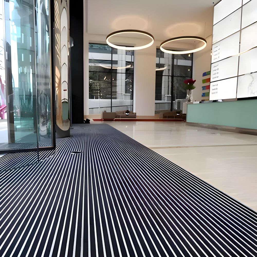 Aluminium-Fußmatte: modernes Design und Eleganz für jeden Eingang.