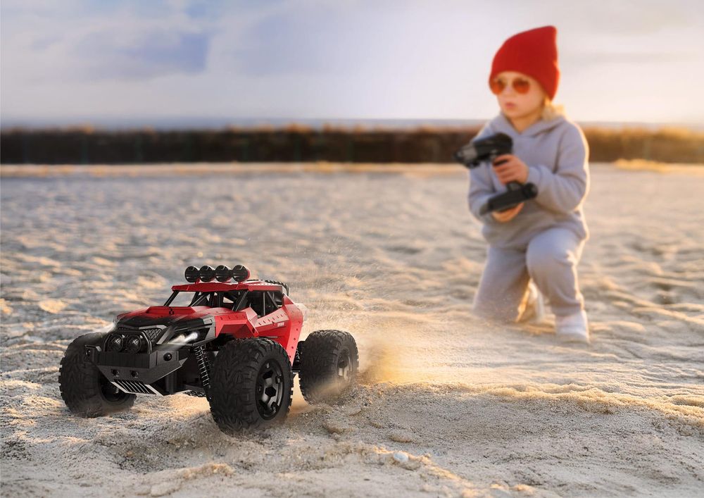 RC Geländewagen mit Federung, Offroad-Reifen und 40 Minuten Fahrzeit