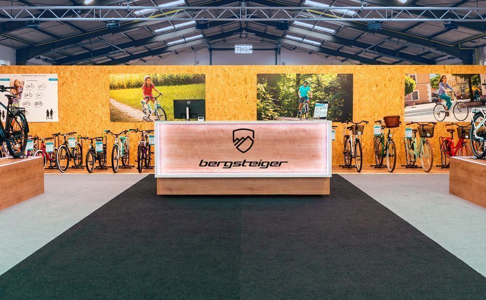 Bergsteiger Buffalo 26 Zoll Mountainbike, geeignet ab 155 cm, Scheibenbremse, 18 Gang-Schaltung,  Licht, Schutzblech, Vollfederung